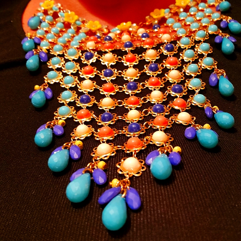 Vintage Dangle Necklace Magnificant Eye Catcher